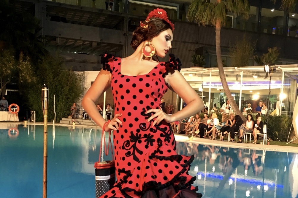 Lozano presenta su colección de trajes de "Pá enamorá" Yo Mujer